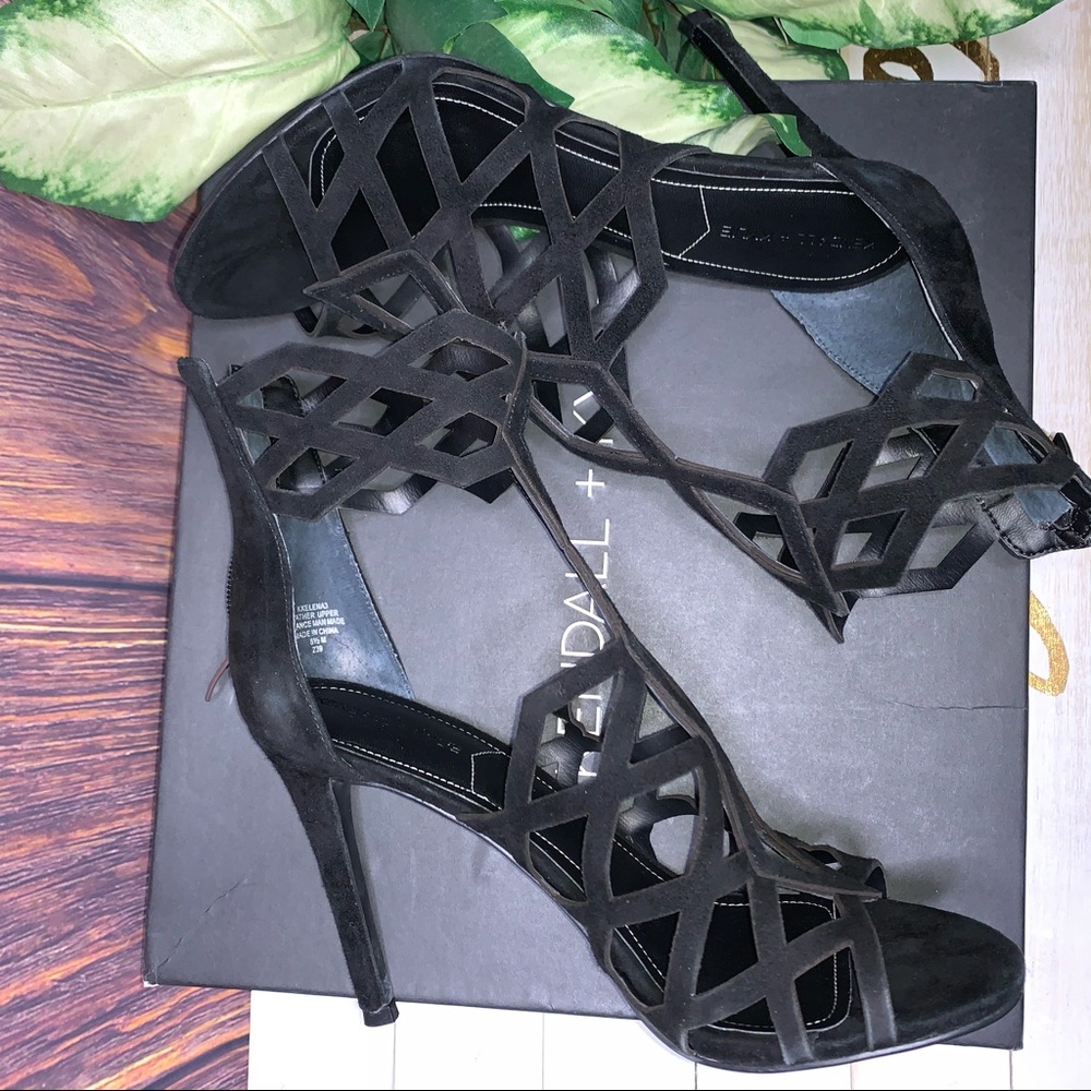 KENDALL + KYLIE Elena Heel In Black Suede - Picture 2 of 7